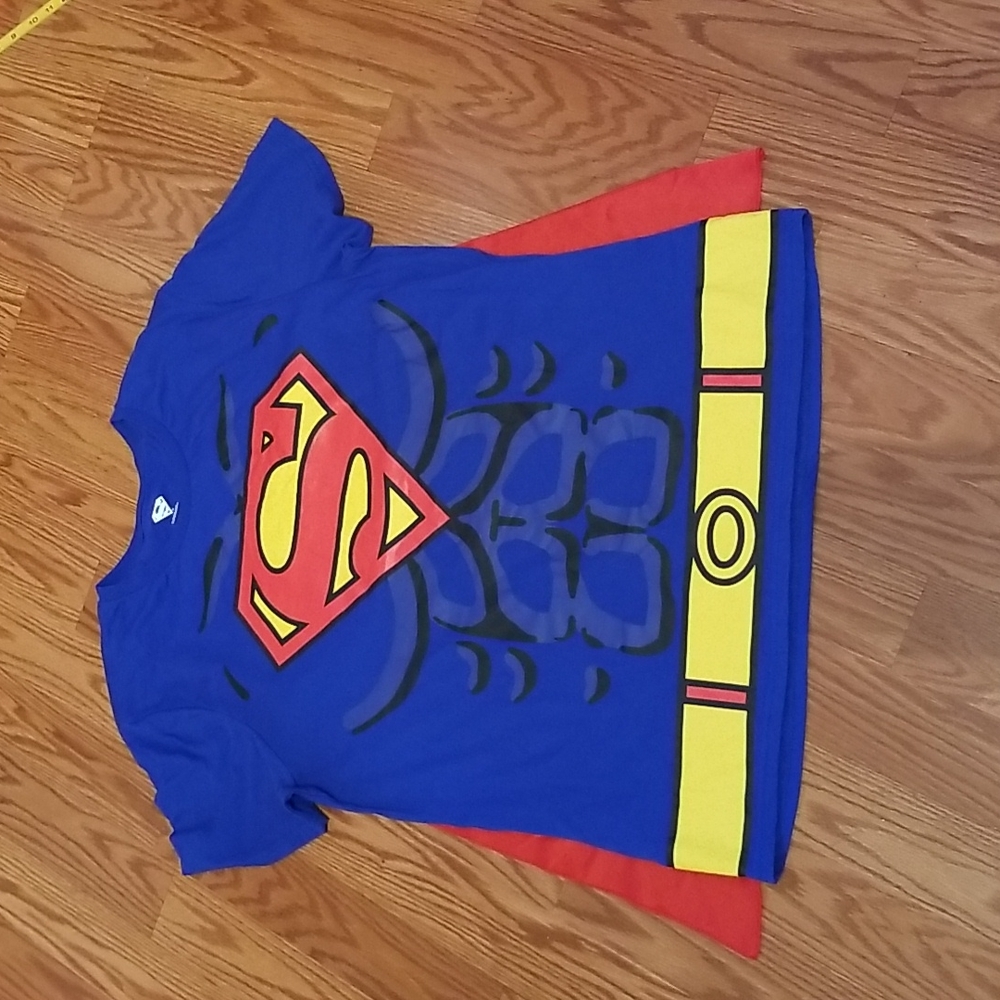 Superman t‎ shirt with a removable cape lg